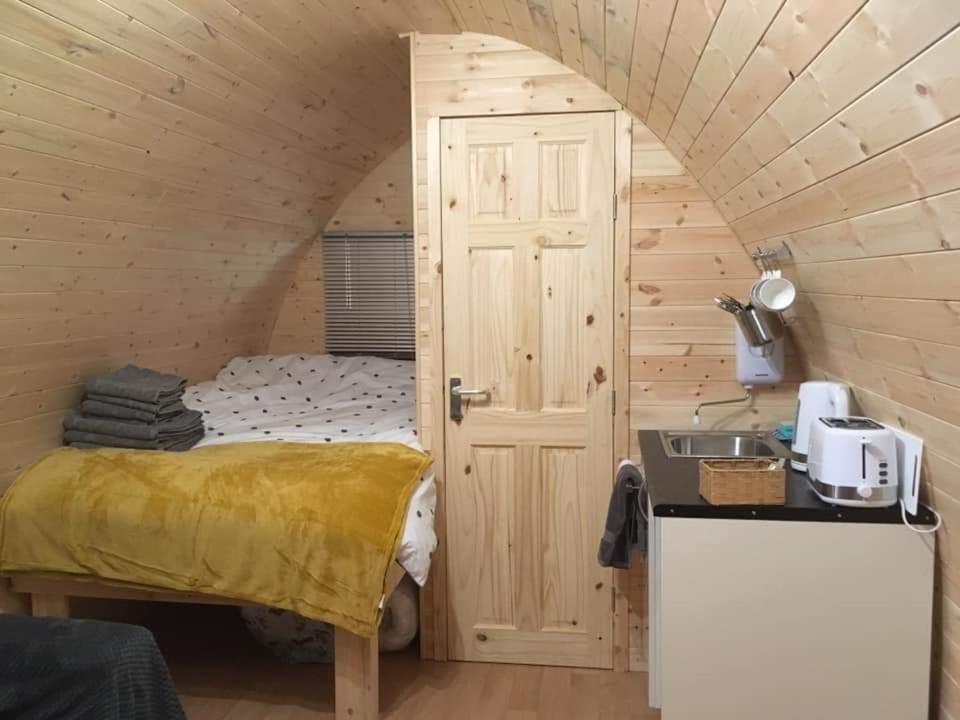 The Arns Glamping Pods Hotell Bridge of Allan Eksteriør bilde